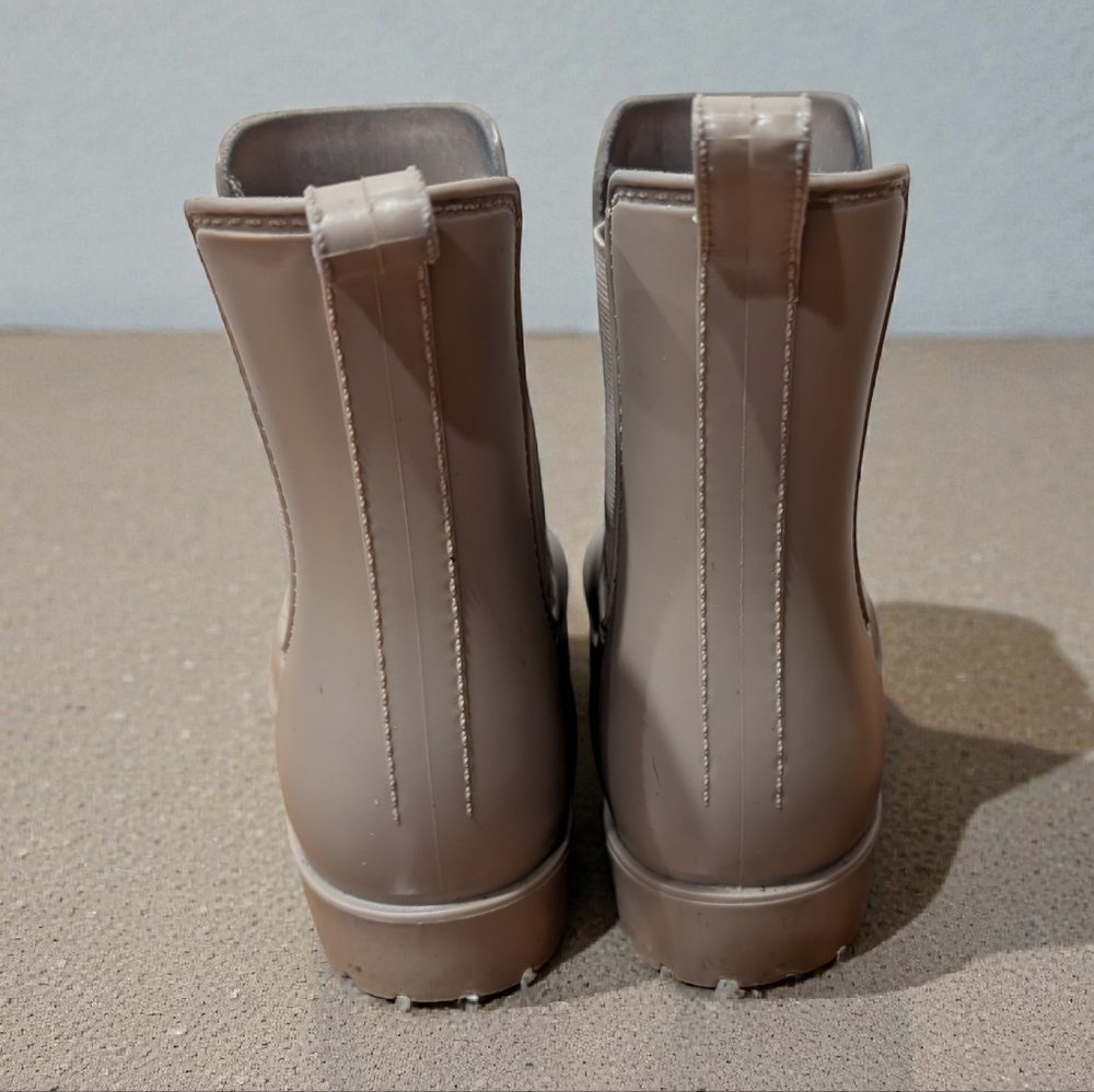 A New Day Chelsea Rain Boots Waterproof Ankle Rain Boots Taupe / Beige EUC SZ. 7 - Picture 6 of 12